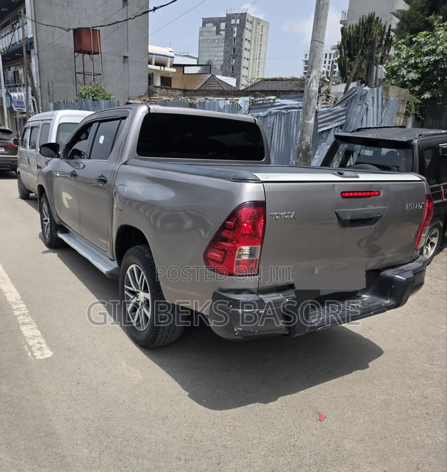 Toyota Hilux 2020 Gray