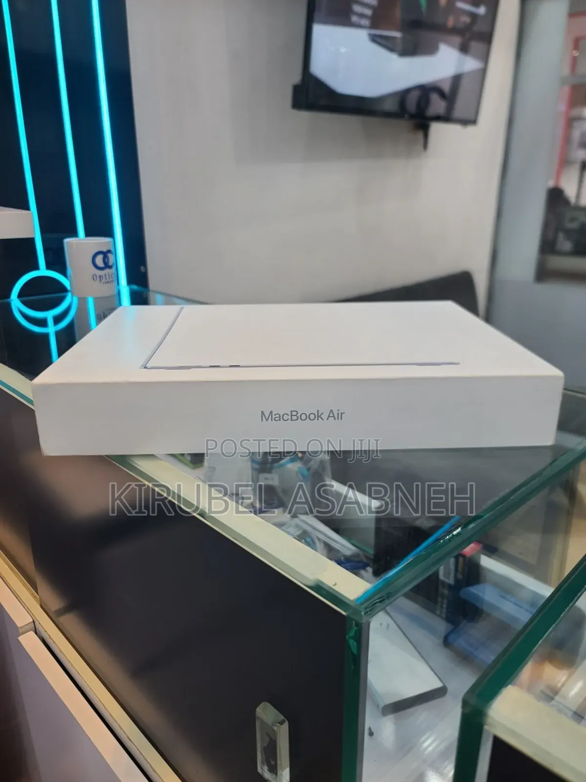 New Laptop Apple MacBook Air 2025 M4 13-Inch 16GB Apple M4 SSD 256GB