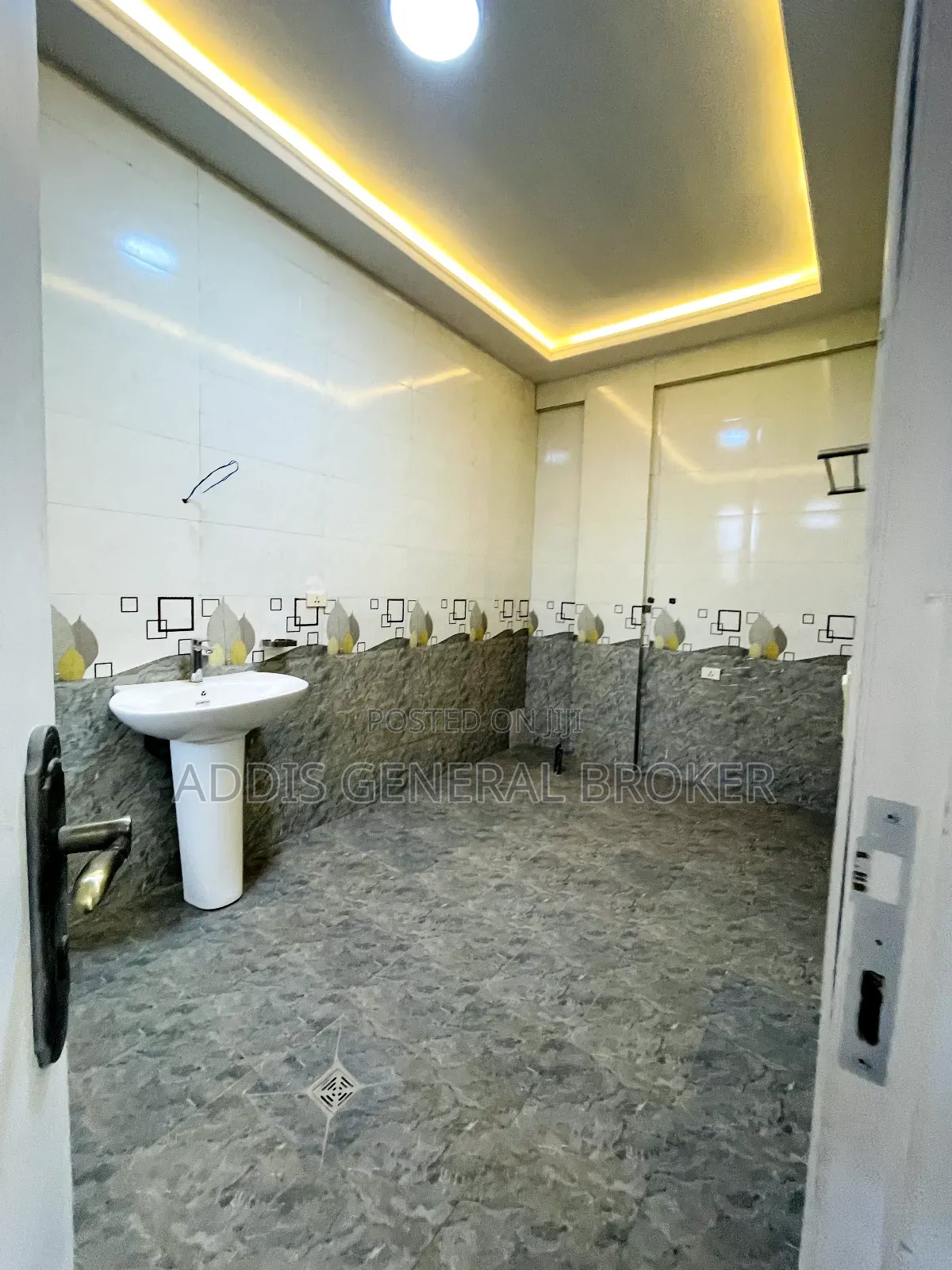 6bdrm House in Bulbula, Bole for sale