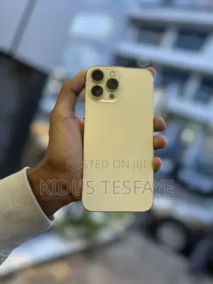 Photo - Apple iPhone 13 Pro Max 256 GB Gold