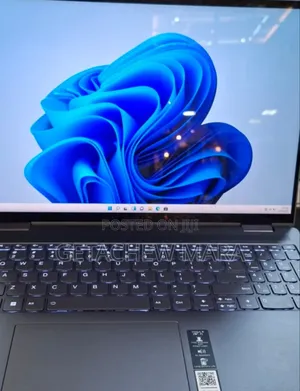 Photo - New Laptop Lenovo ThinkPad Yoga 16GB Intel Core I7 SSD 1T