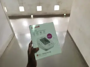 Photo - Digital Blood Pressuer Monitor吃了medical Bp Monitor New