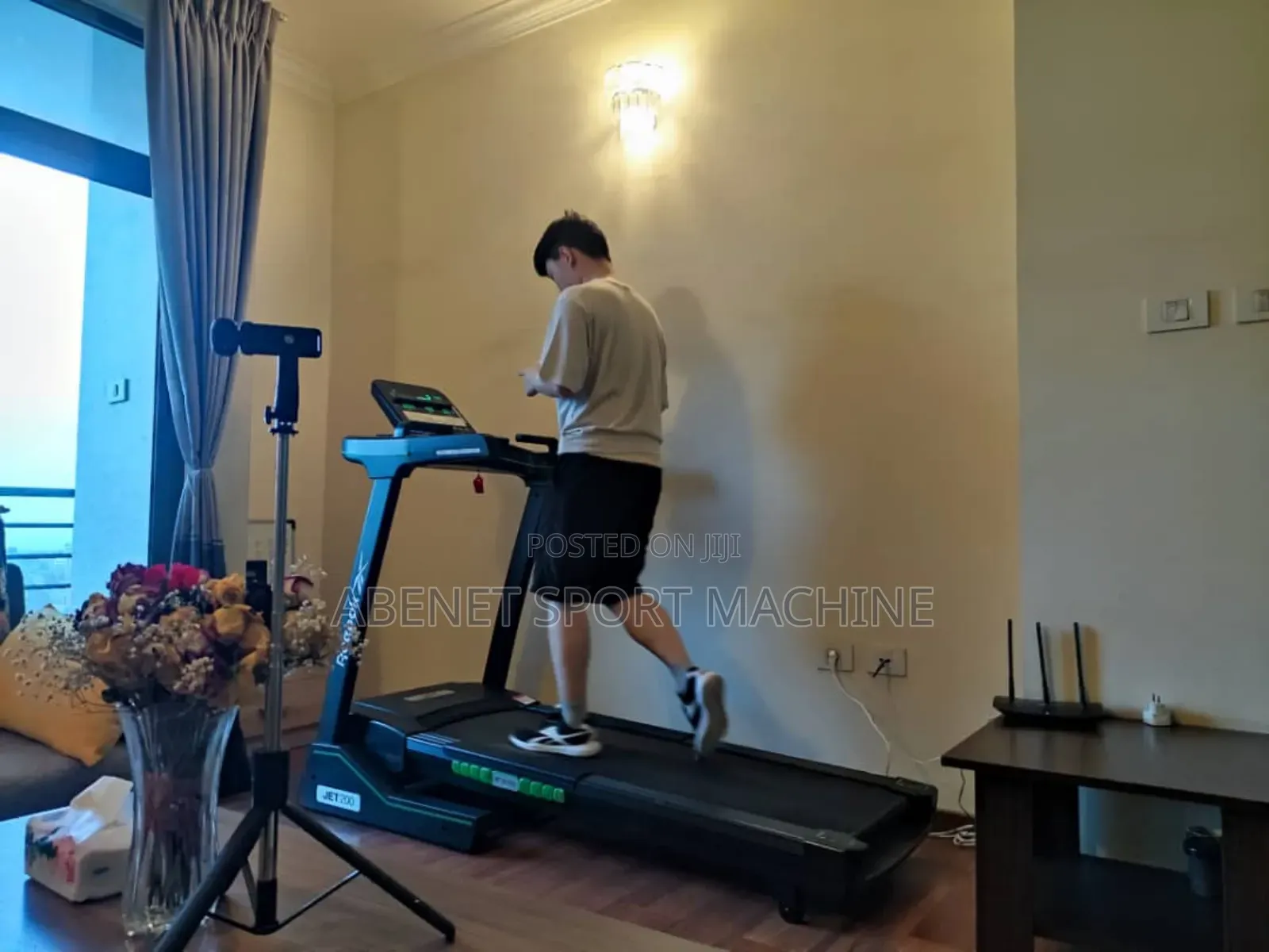 Reebok Jet200 Series የአዉሮጳዉያን ስታንዳርድ የመሮጫ ማሽን