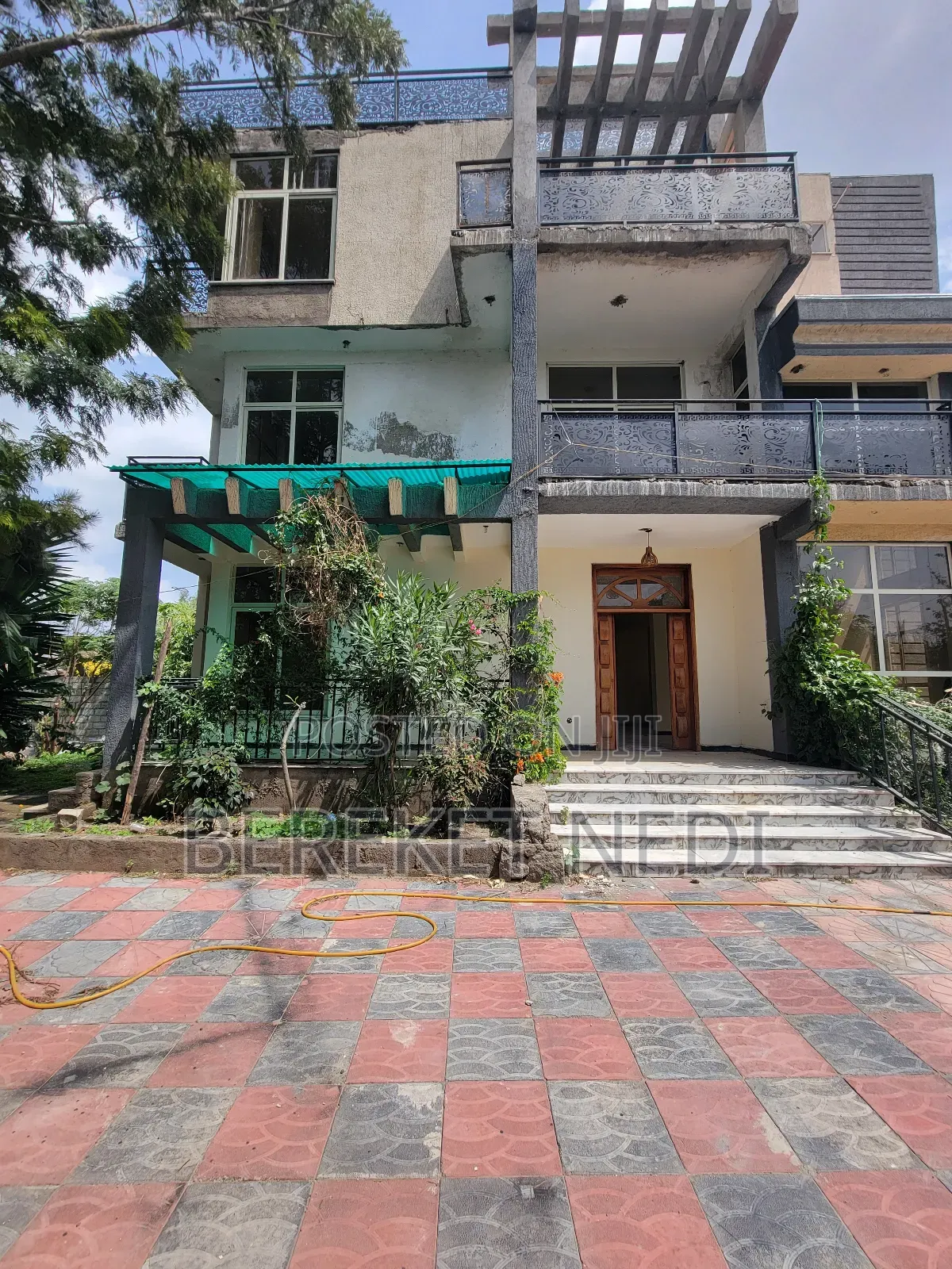 8bdrm House in Zkuala, East Shewa for rent