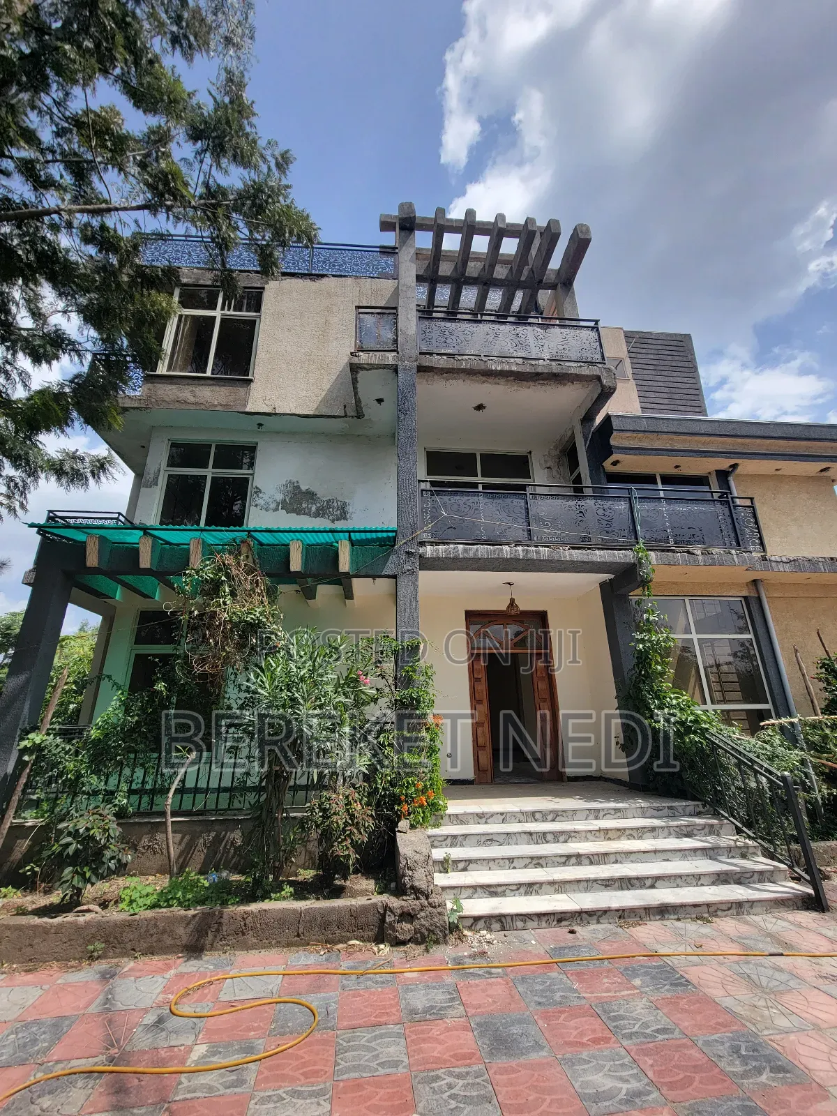 8bdrm House in Zkuala, East Shewa for rent