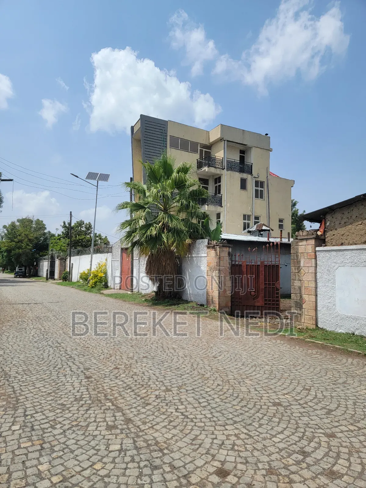 8bdrm House in Zkuala, East Shewa for rent