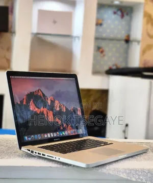 Photo - New Laptop Apple MacBook 2010 4GB Intel Core I7 SSD 512GB