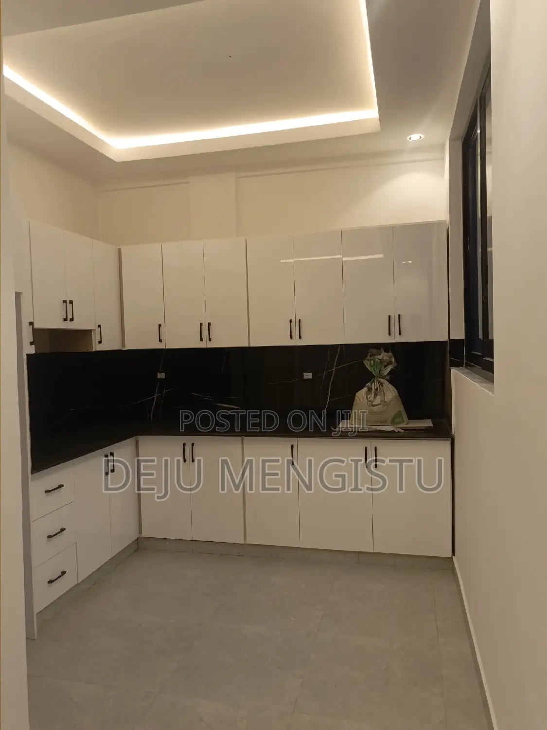 6bdrm House in Sebhulut 72, Bole for sale