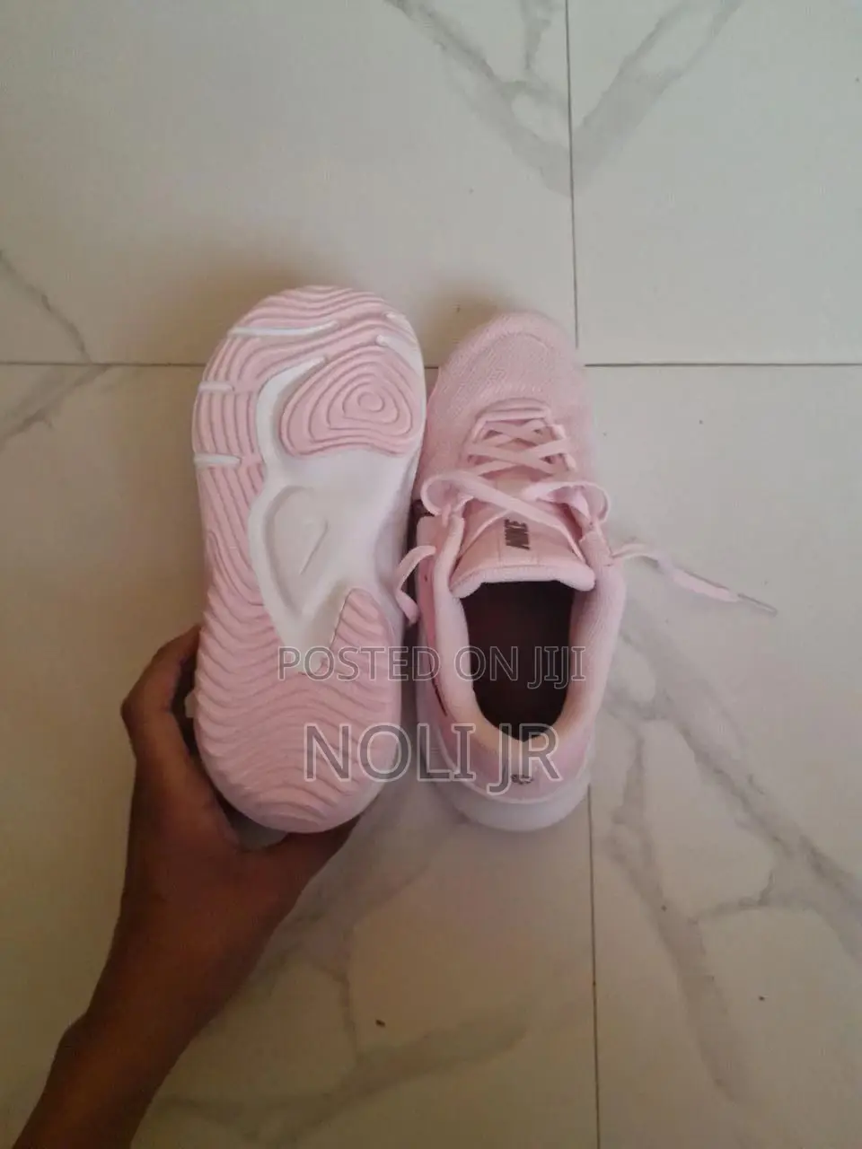 Nike Women's Legend Essential 3 Sneaker