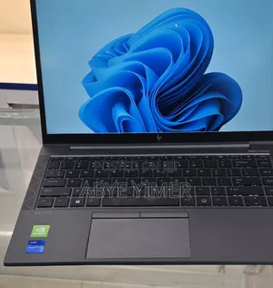 New Laptop HP ZBook Firefly G8 16GB Intel Core I7 SSD 512GB