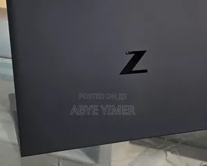 New Laptop HP ZBook Firefly G8 16GB Intel Core I7 SSD 512GB