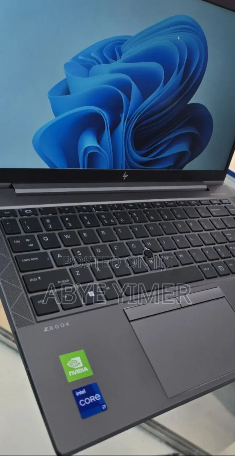 New Laptop HP ZBook Firefly G8 16GB Intel Core I7 SSD 512GB