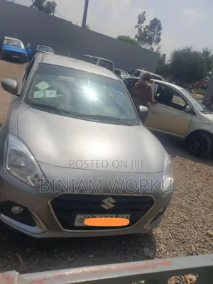 Photo - Suzuki Dzire 2022 Silver