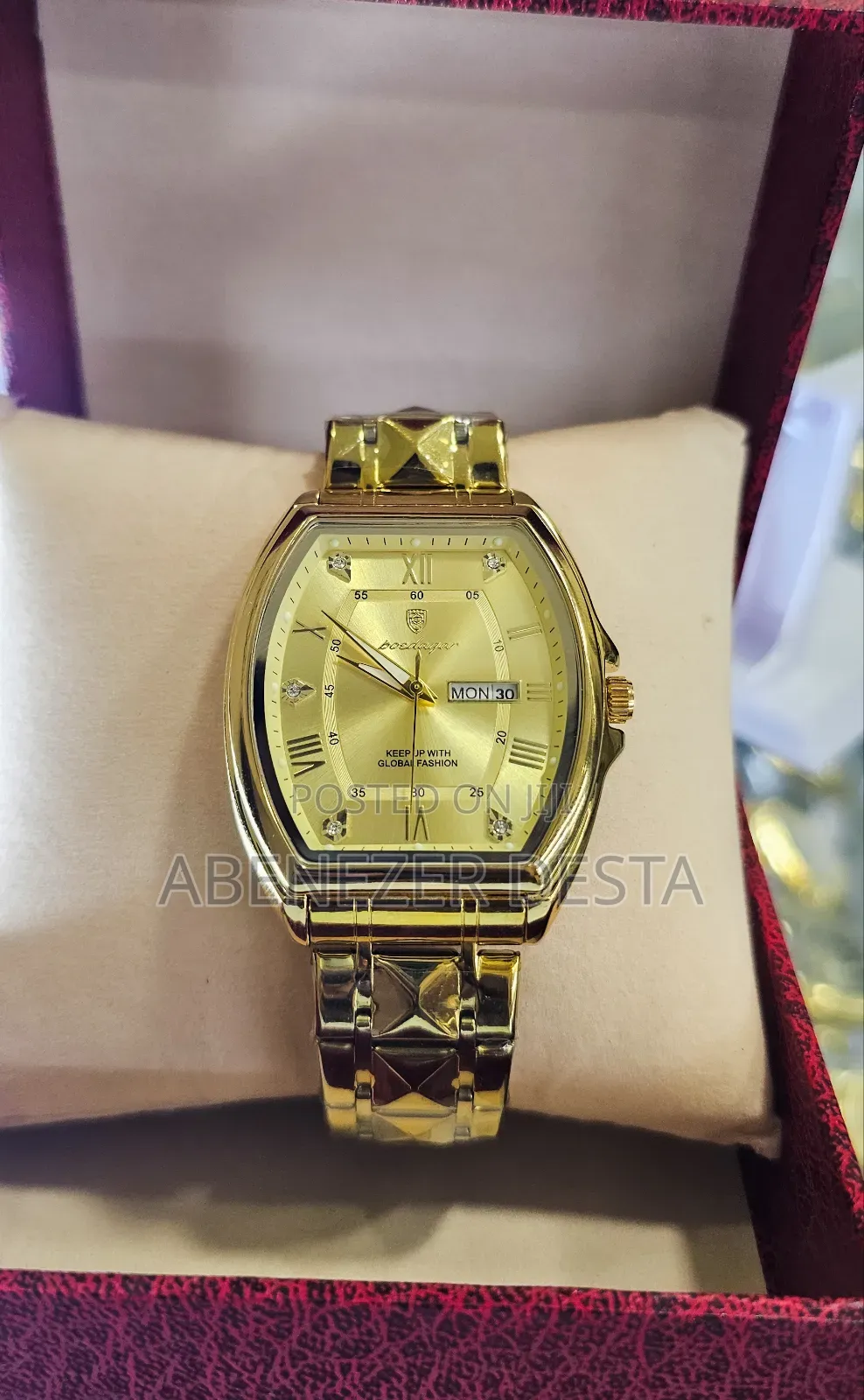 The New Barrel-Shaped Men's Watch Is a Luxurious