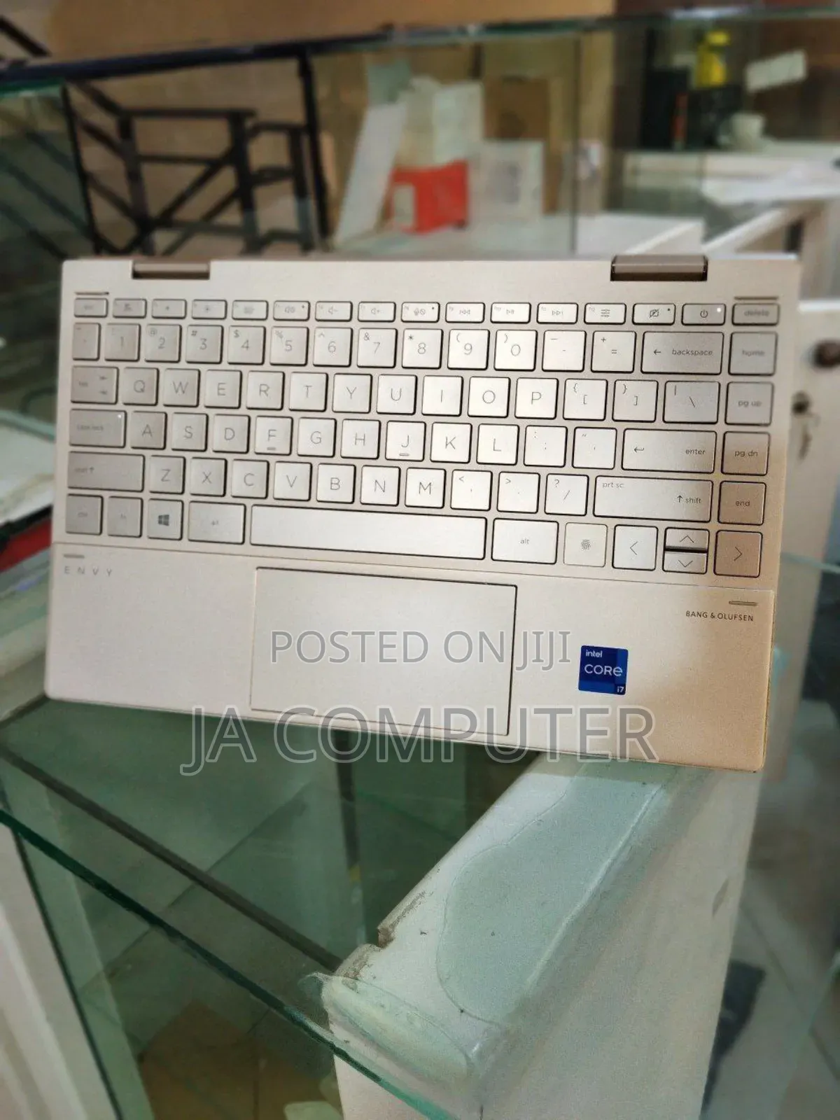 New Laptop HP Envy X360 8GB Intel Core I7 SSD 512GB