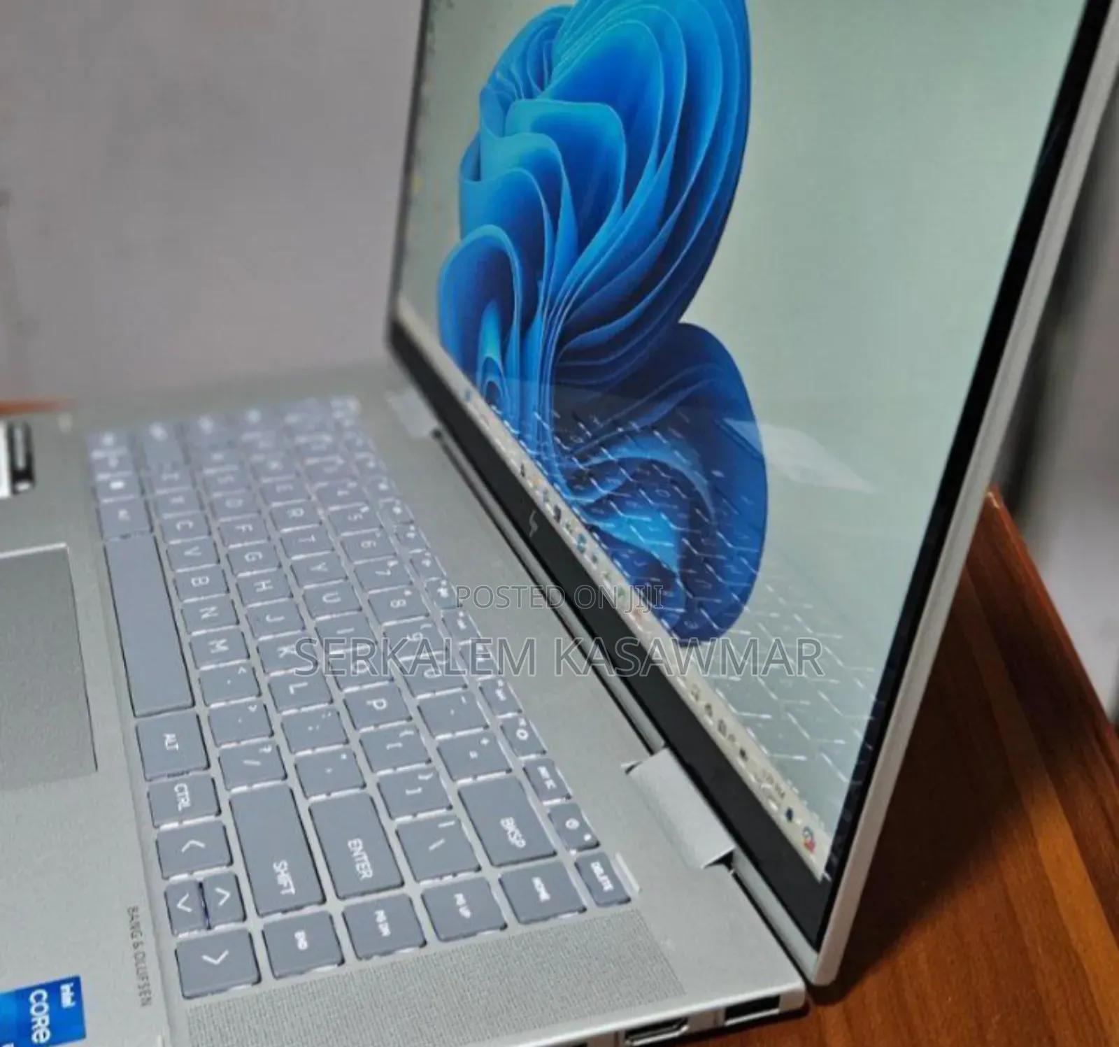 New Laptop HP Envy X360 8GB Intel Core I5 SSD 512GB