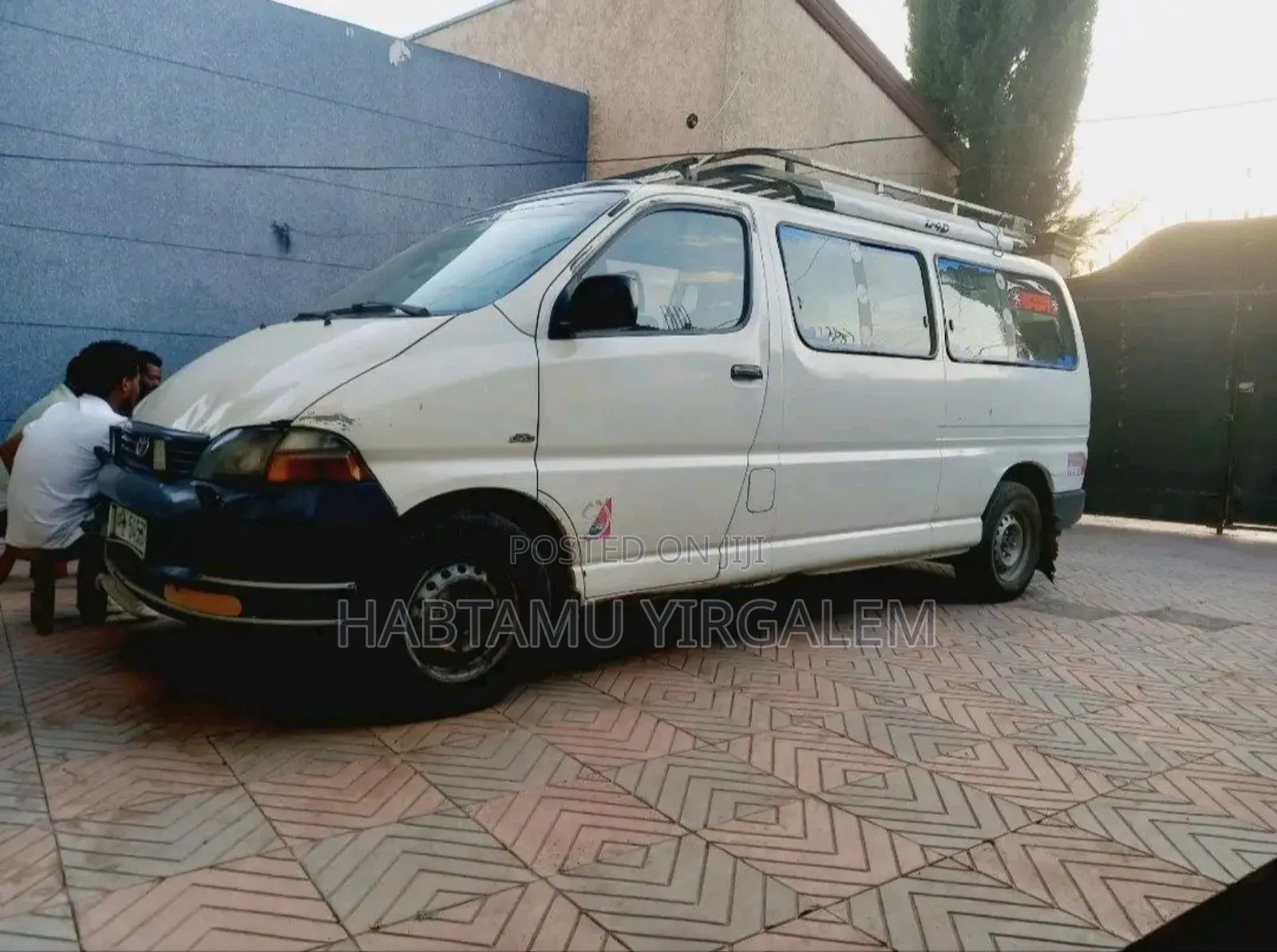 Toyota HiAce 2006 White