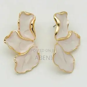 Fashionable Gold Color Plating Irregular Pos Earrings