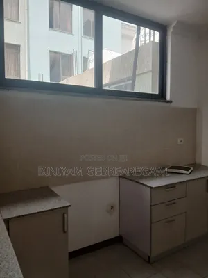 6bdrm House in G+2, Yeka for rent