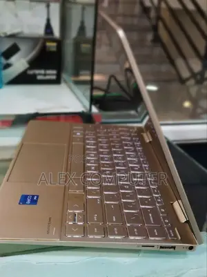 New Laptop HP Envy X360 8GB Intel Core I7 SSD 512GB