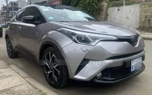 Photo - Toyota C-HR Limited FWD 2019 Silver