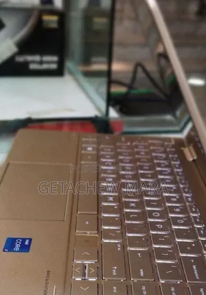 New Laptop HP Envy X360 8GB Intel Core I7 SSD 512GB