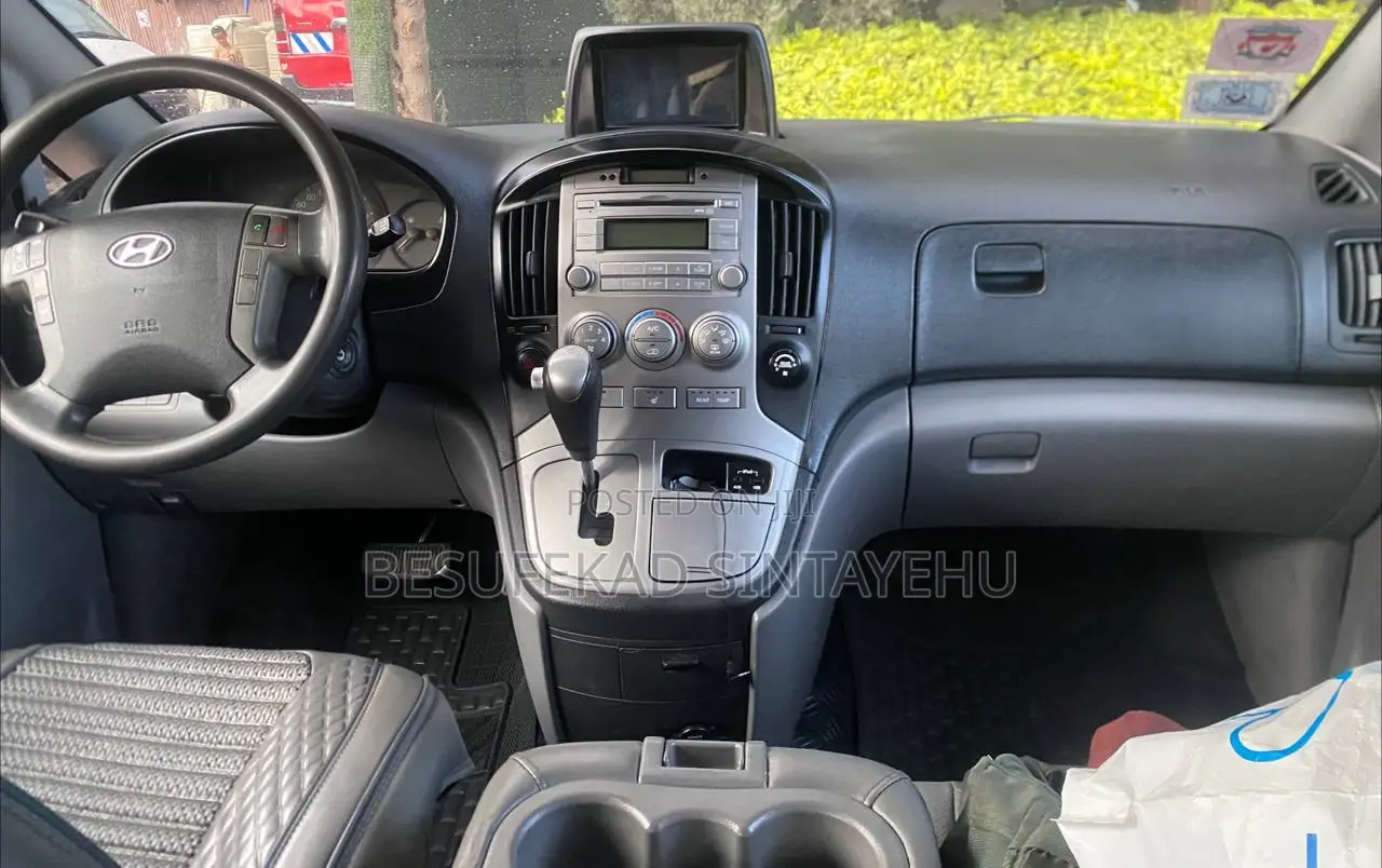 Hyundai Starex 2014 Gray