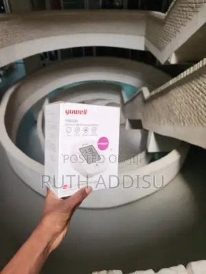 Photo - Digital Blood Pressuer Monitor波及digital Blood Pressuer Monit