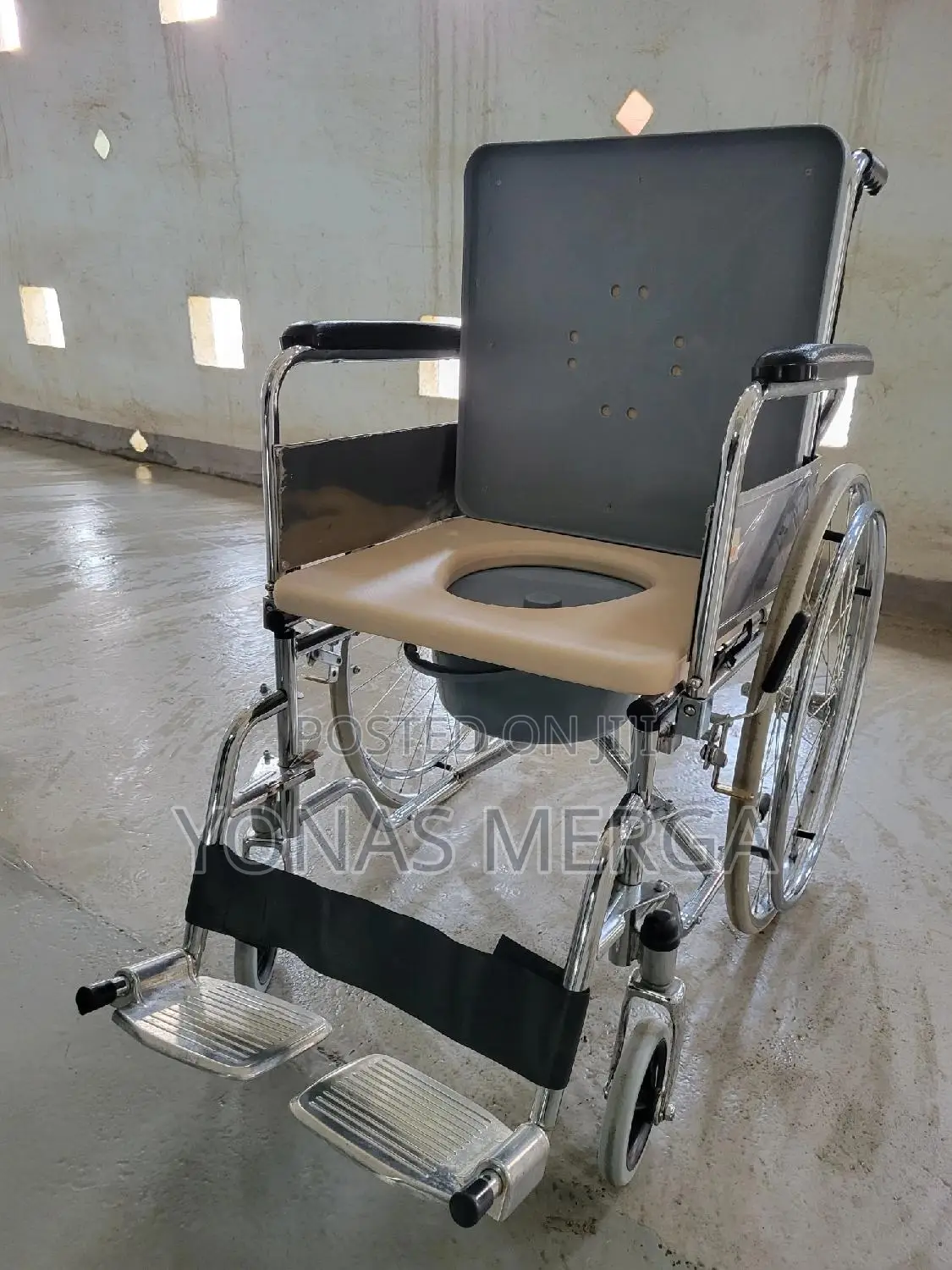 Toilet Wheelchair女كwheelchair~صwheelchair•罽wheelchair