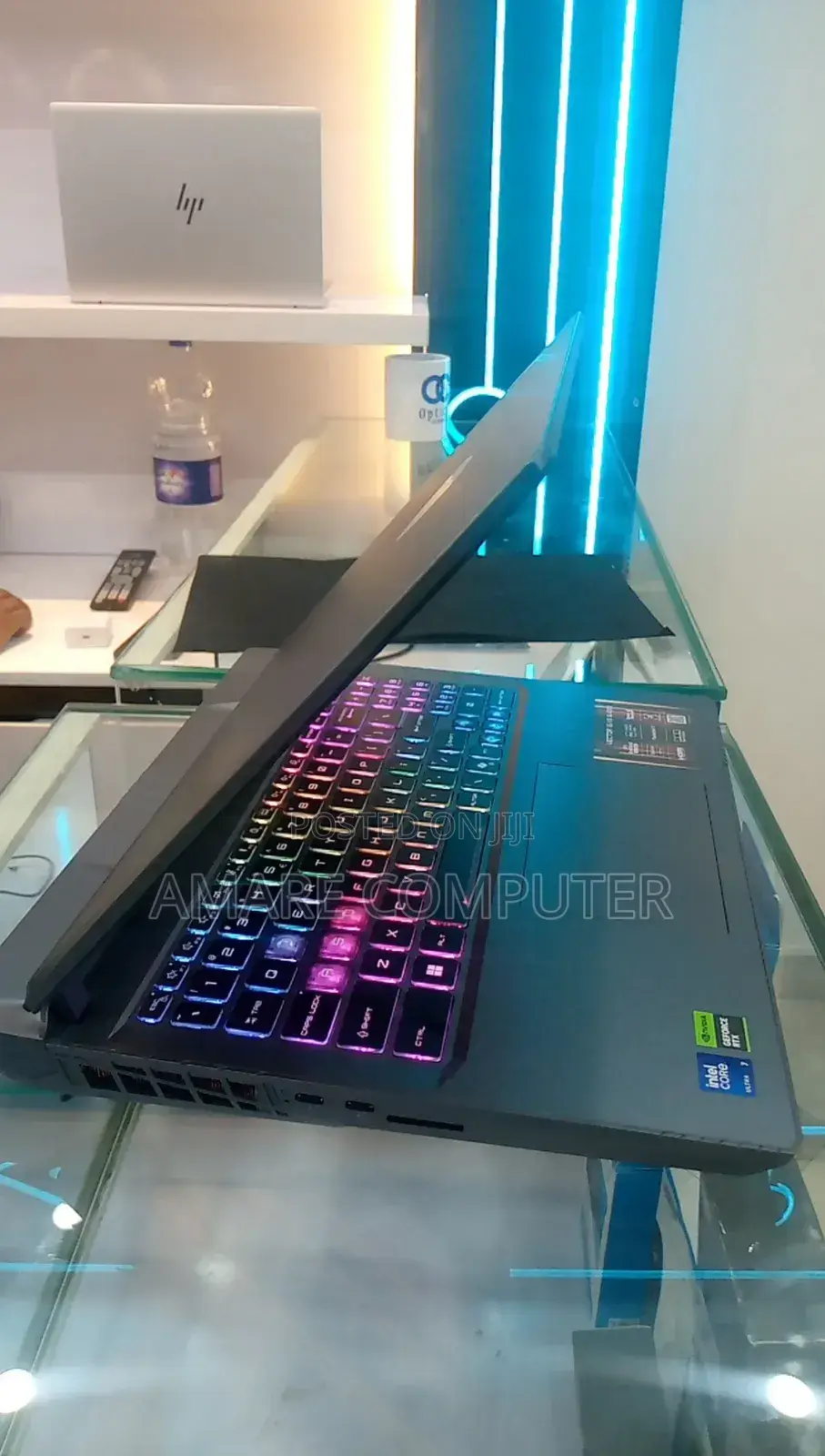 New Laptop MSI Vector 17 HX AI A2XWJG 16GB Intel Core Ultra 7 SSD 512GB