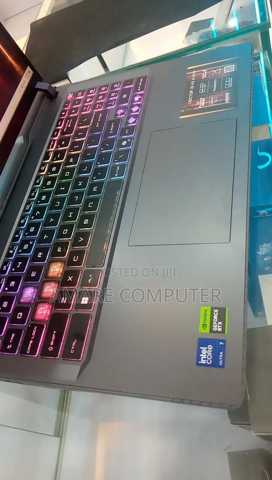 New Laptop MSI Vector 17 HX AI A2XWJG 16GB Intel Core Ultra 7 SSD 512GB