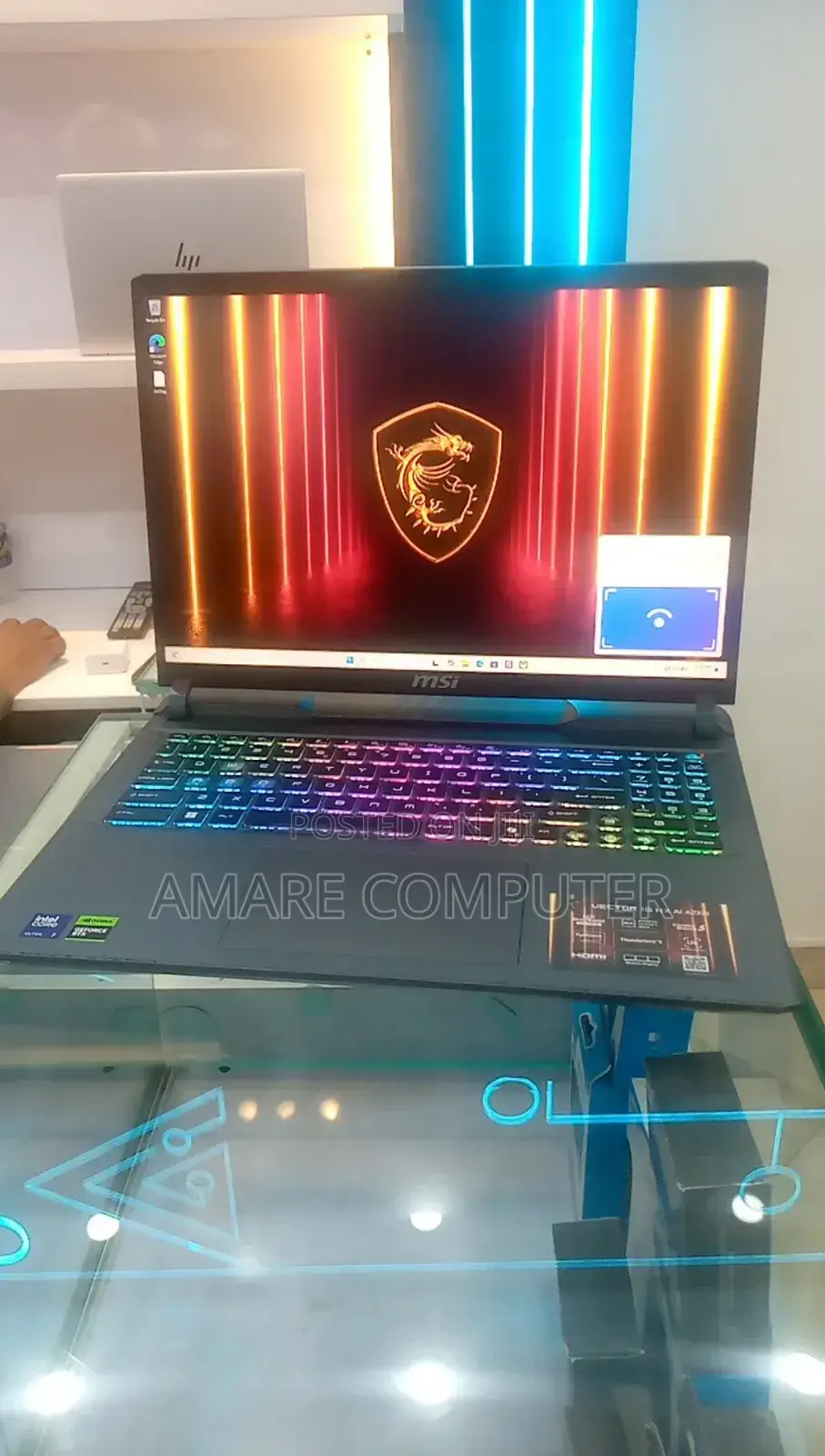 New Laptop MSI Vector 17 HX AI A2XWJG 16GB Intel Core Ultra 7 SSD 512GB