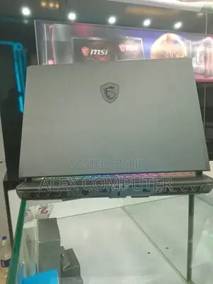 New Laptop MSI Vector 17 HX AI A2XWJG 16GB Intel Core Ultra 7 SSD 1T