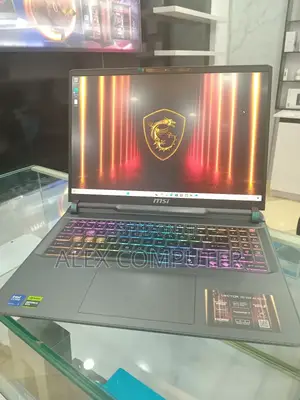 New Laptop MSI Vector 17 HX AI A2XWJG 16GB Intel Core Ultra 7 SSD 1T