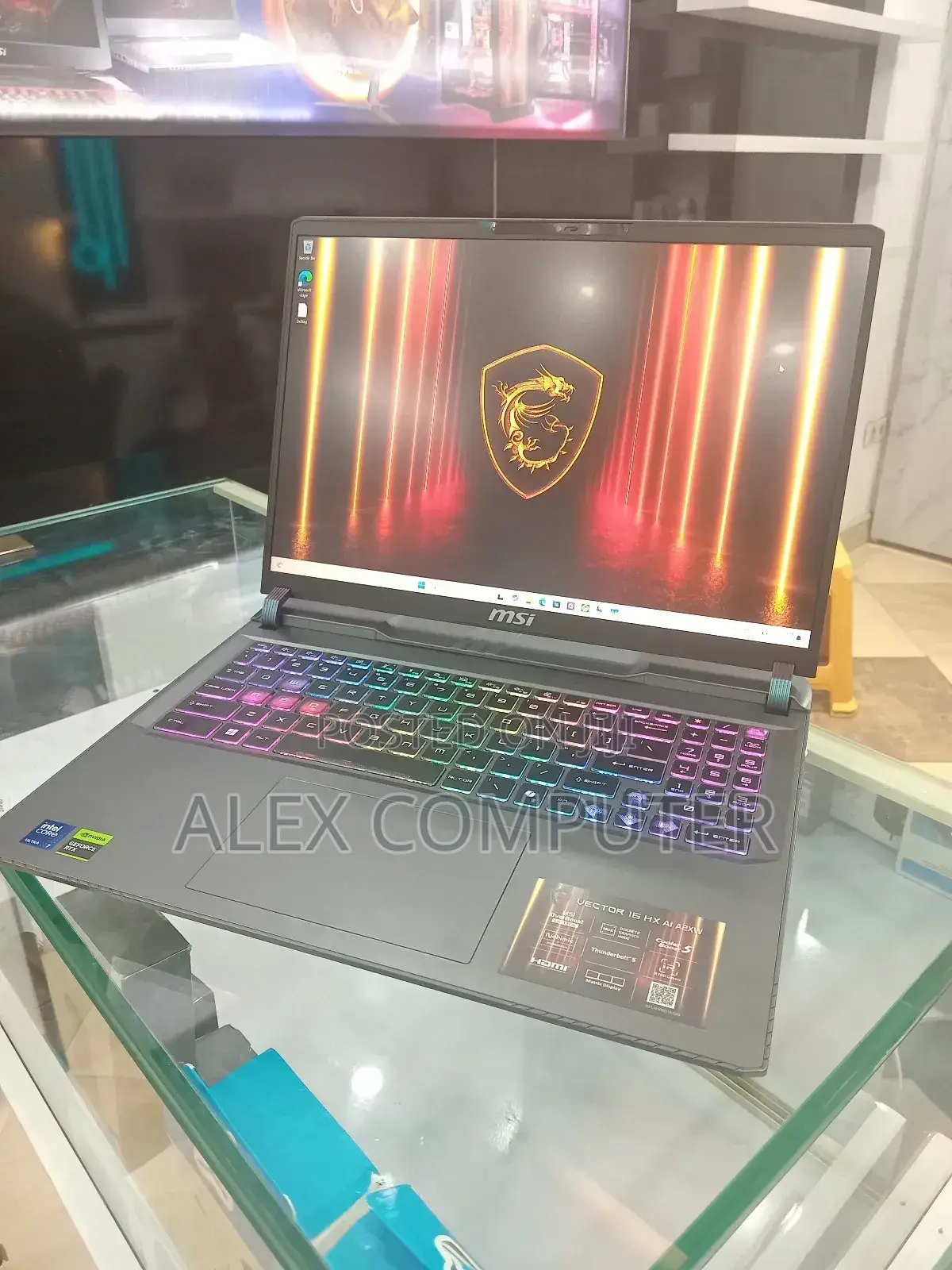 New Laptop MSI Vector 17 HX AI A2XWJG 16GB Intel Core Ultra 7 SSD 1T