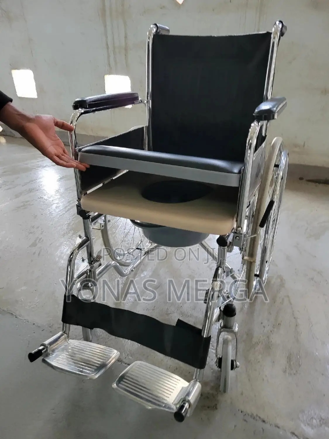 Pot Wheelchairن凸commode Wheelchair耍٧with 4 Lockable Wheels