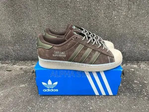 Photo - Adidas Old School 
Made in Vietnam