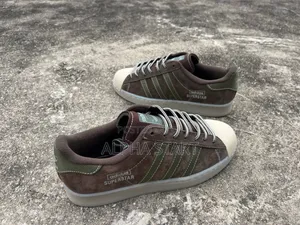 Adidas Old School 
Made in Vietnam