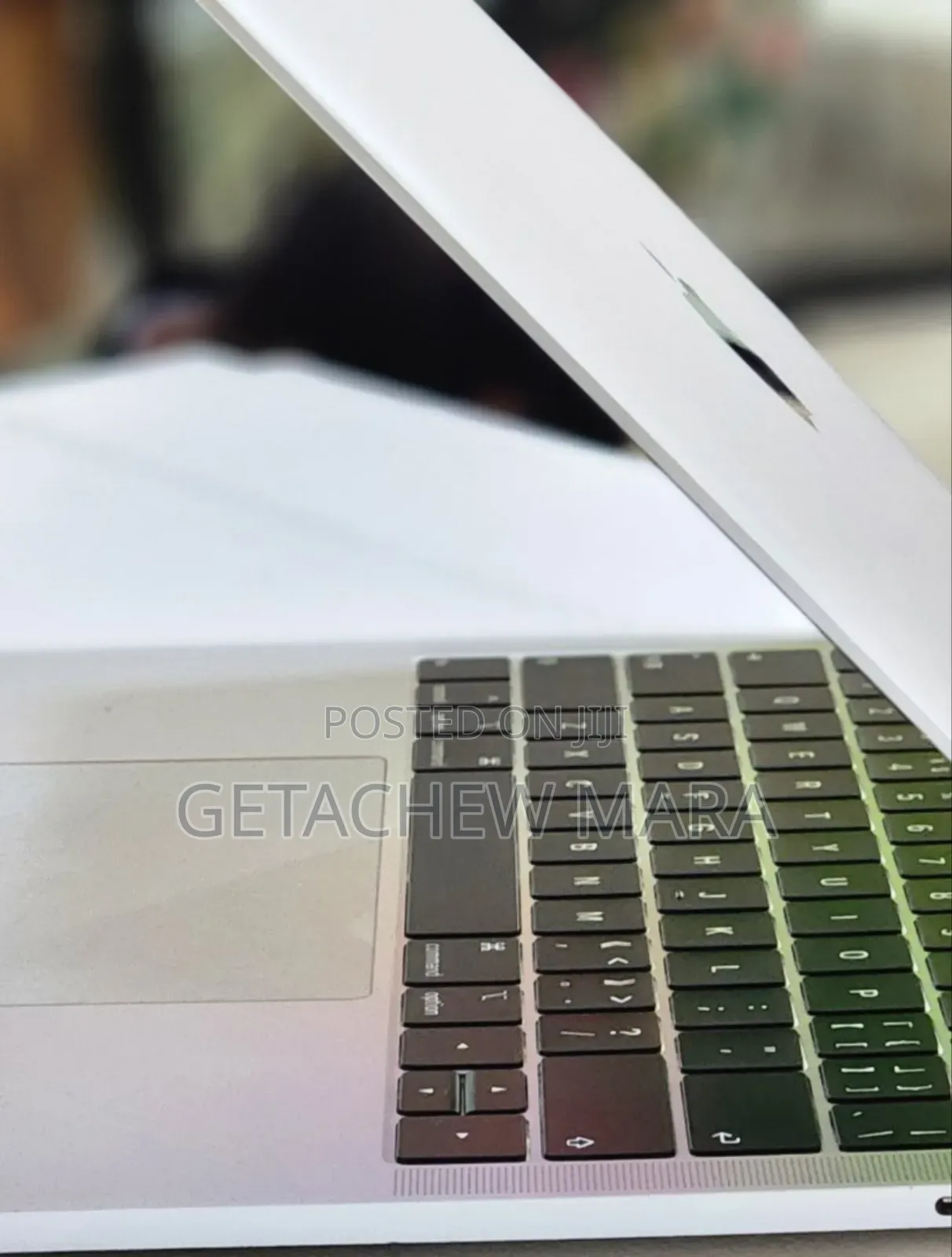 New Laptop Apple MacBook 2018 8GB Intel Core I5 SSD 256GB