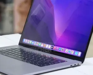 New Laptop Apple MacBook Pro M1 16GB Intel Core I7 SSD 256GB