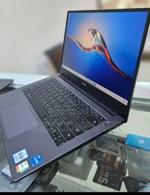 New Laptop Huawei MateBook 16s 8GB Intel Core I5 SSD 512GB