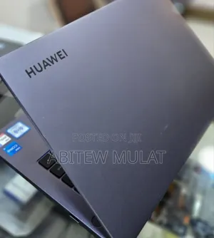 New Laptop Huawei MateBook HZ-W19 8GB Intel Core I5 SSD 512GB