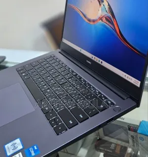 New Laptop Huawei MateBook HZ-W19 8GB Intel Core I5 SSD 512GB