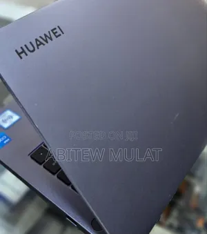 New Laptop Huawei MateBook HZ-W19 8GB Intel Core I5 SSD 512GB