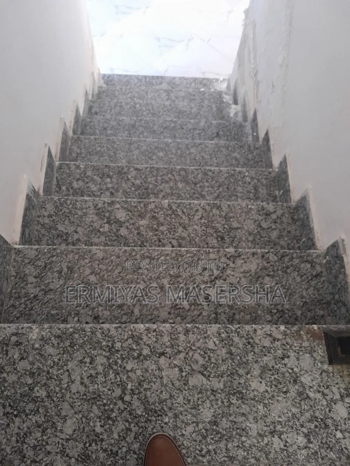 Furnished 5bdrm Villa in Yeka for sale