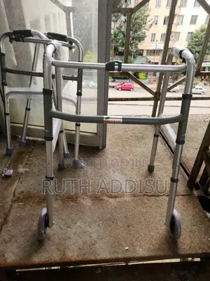 Photo - Walker滿意walker Foldable Almunium Walker沒人walker銳利walker