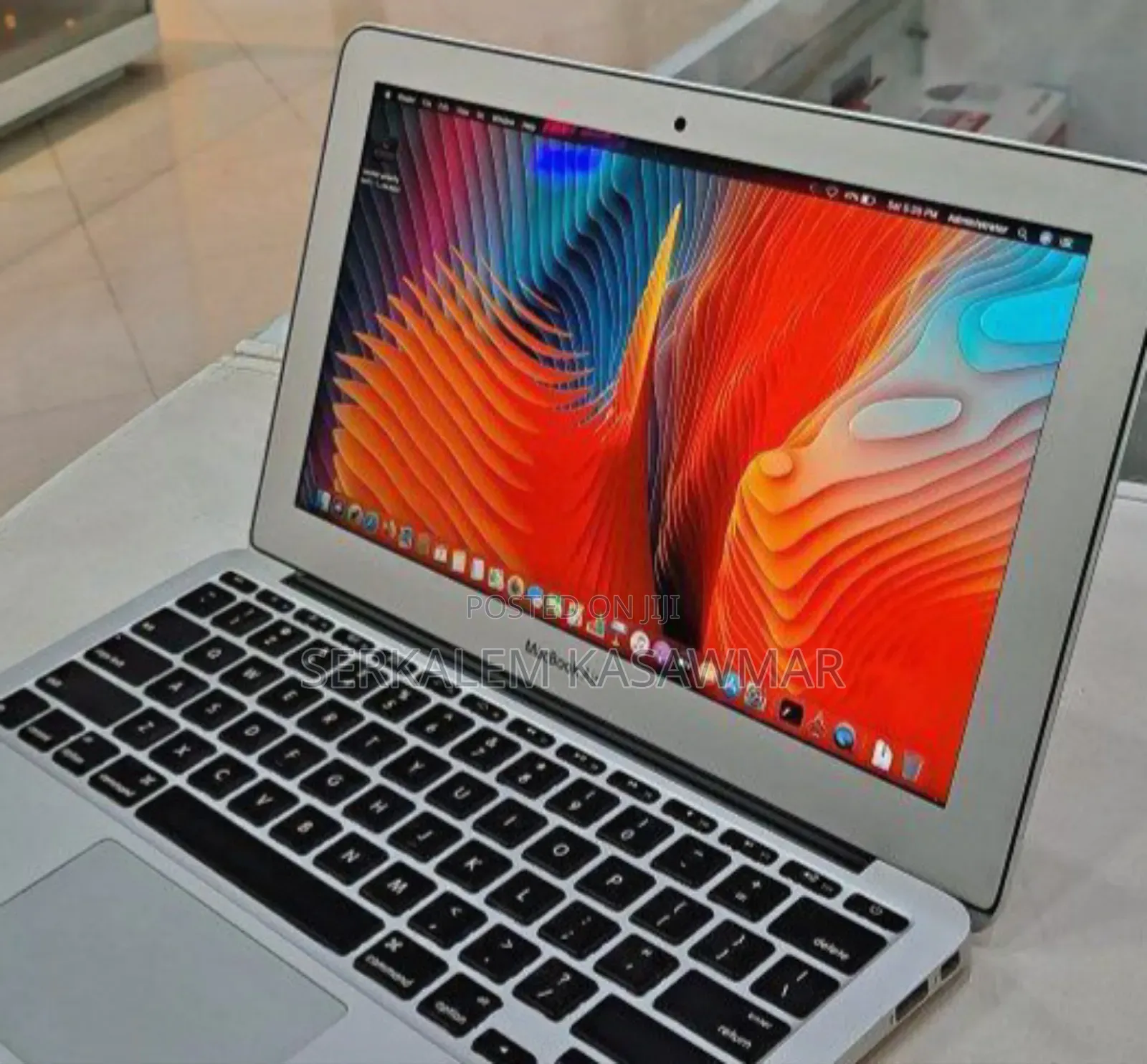 New Laptop Apple MacBook Air 2015 4GB Intel Core I5 SSD 128GB