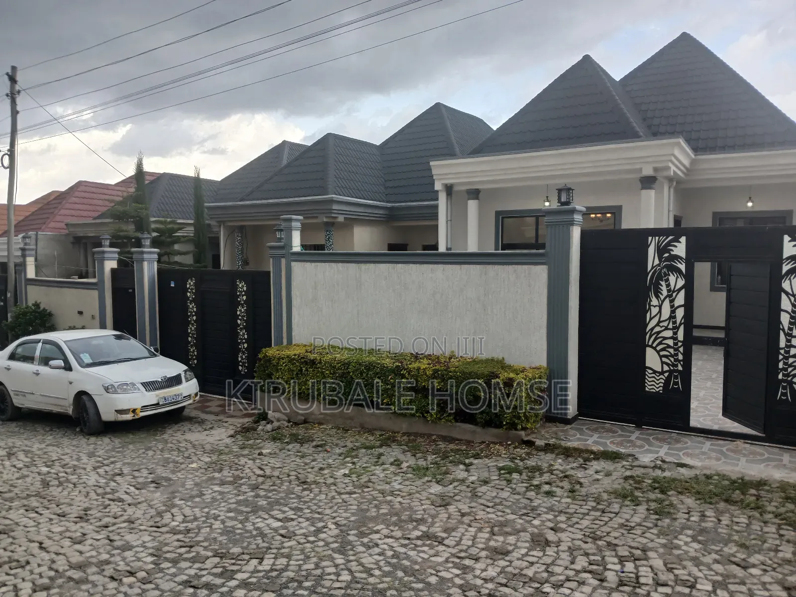 5bdrm Villa in Samite Cabrige, Bole for rent