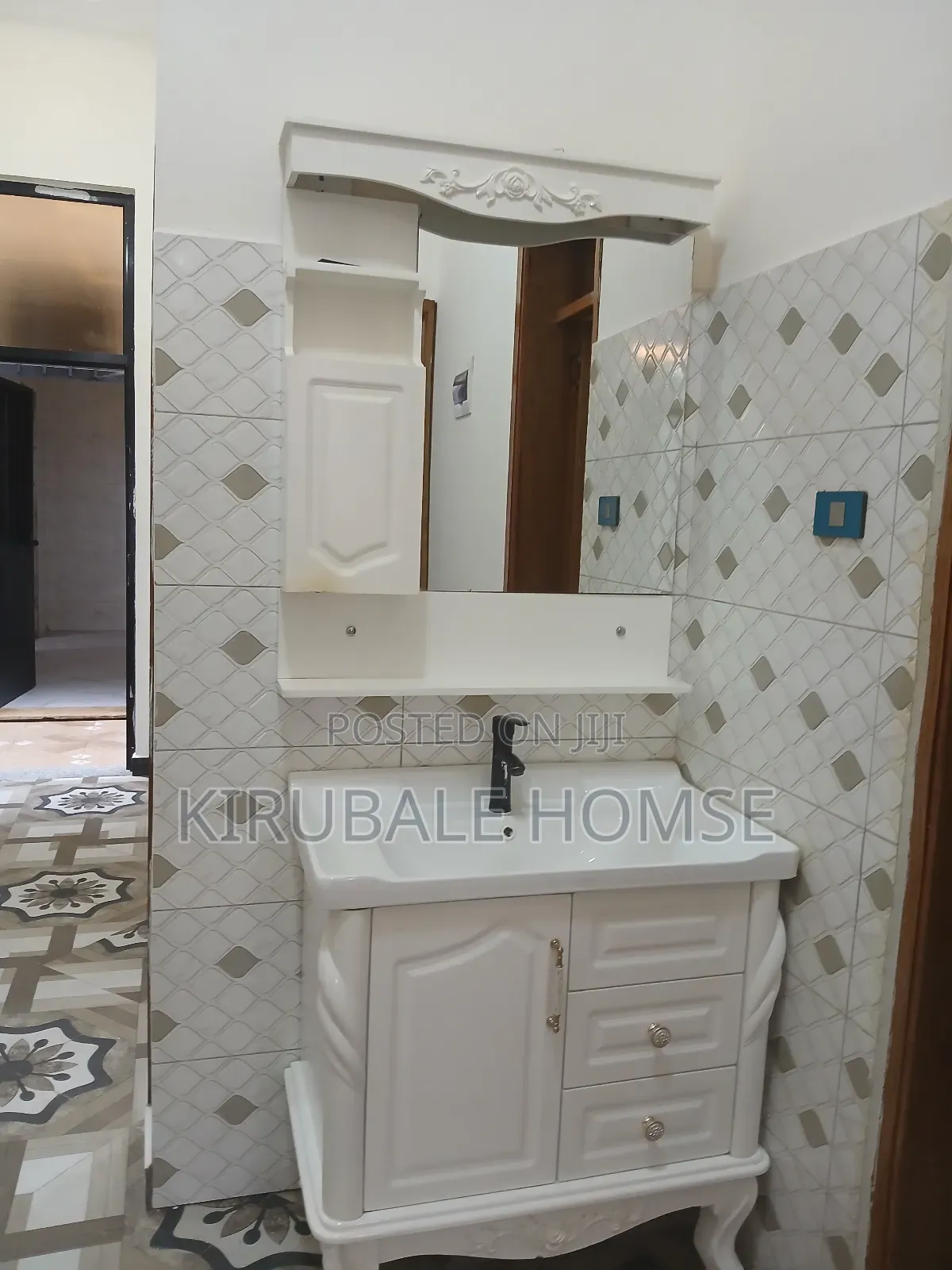 5bdrm Villa in Samite Cabrige, Bole for rent
