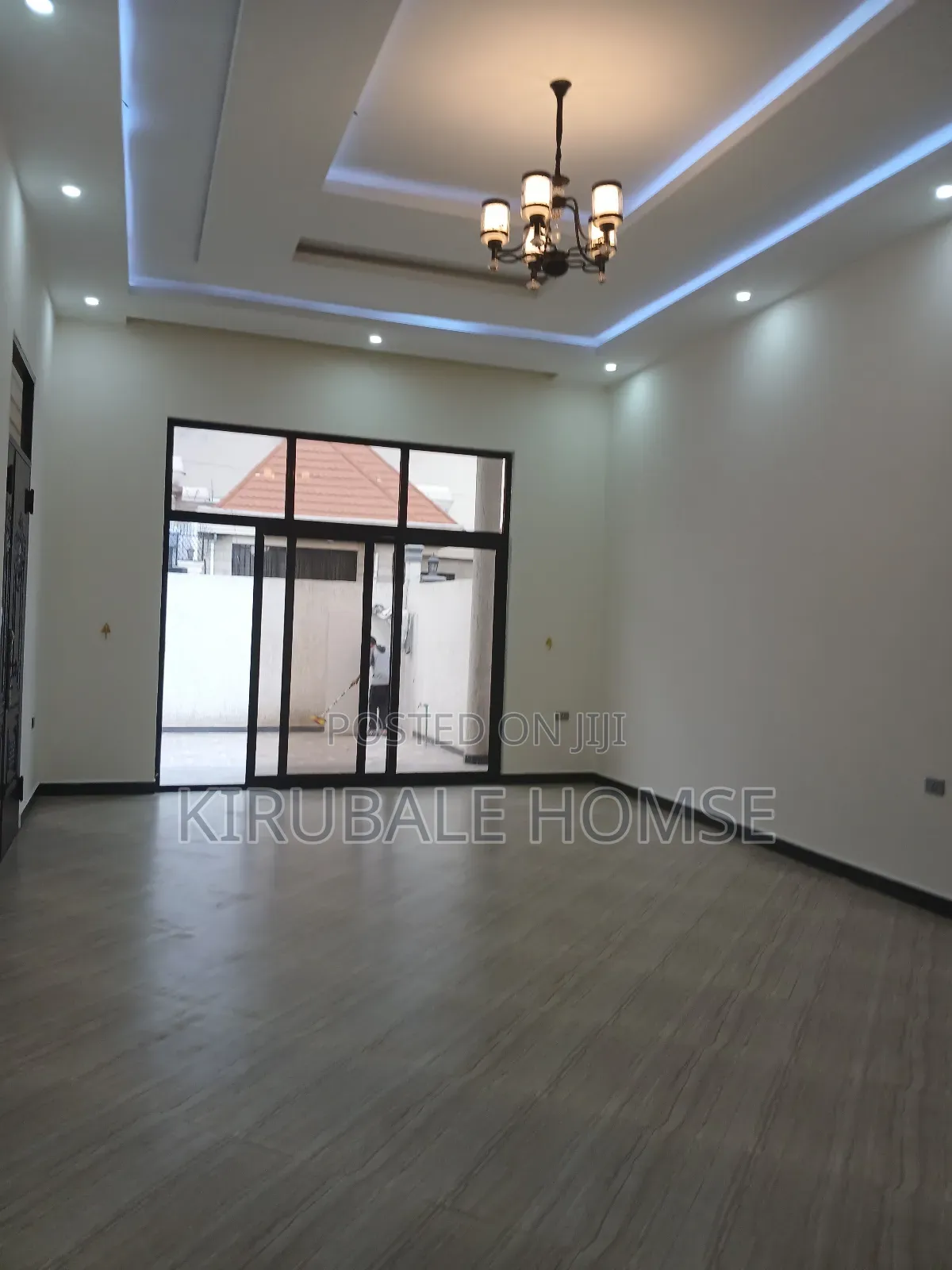 5bdrm Villa in Samite Cabrige, Bole for rent